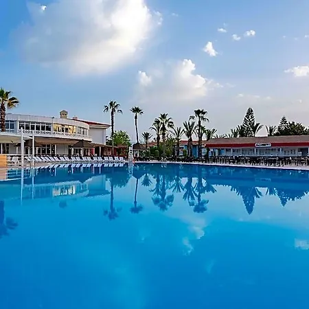 Asteria Family فندق