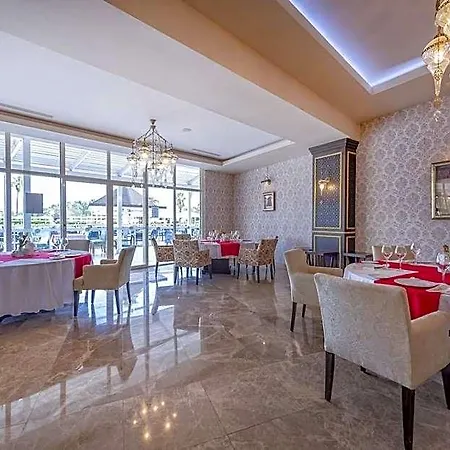 فندق Asteria Family
