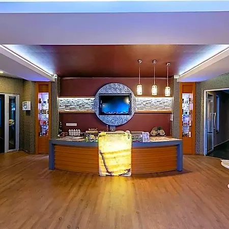 Asteria Family فندق